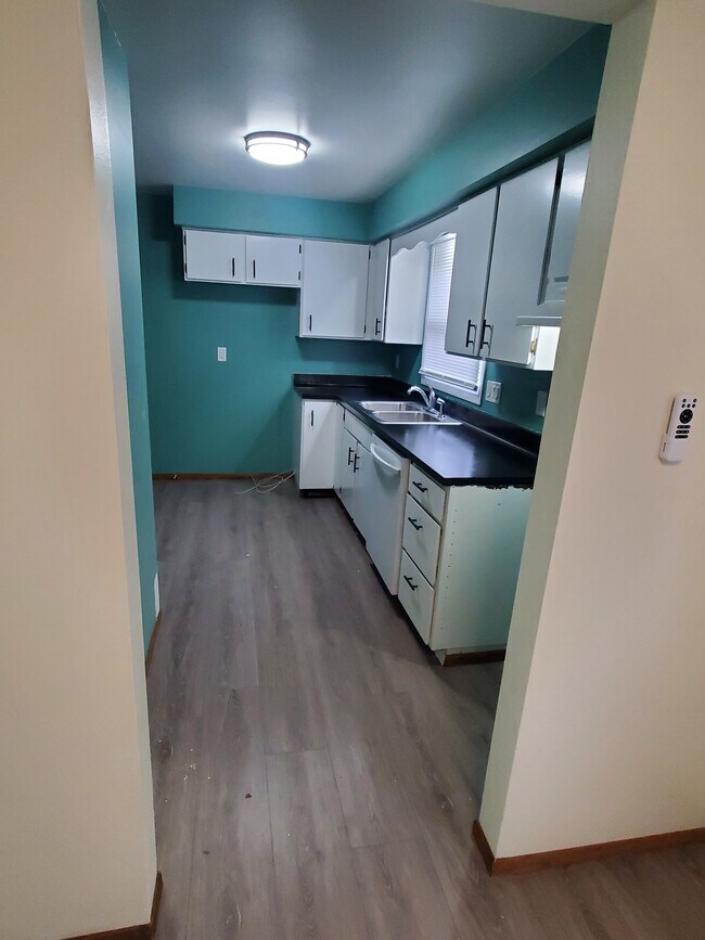 Building Photo - 3 Bd 1.5 BA Duplex