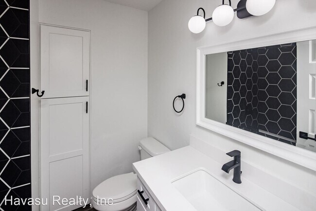 Building Photo - 4 br, 3 bath House - 3705 Challenger Drive