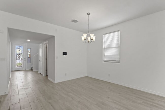 Building Photo - 4-Bed, 3.5-Bath Home in 79928