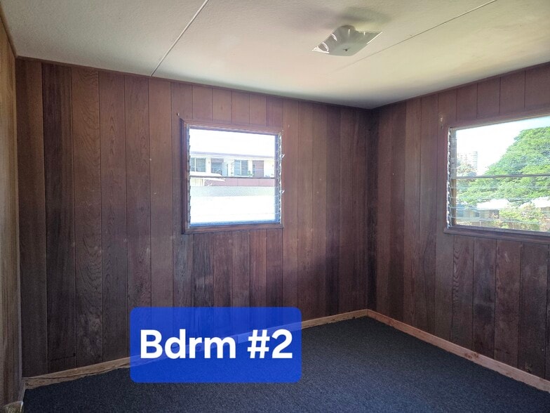 Building Photo - 908A Lukepane Ave