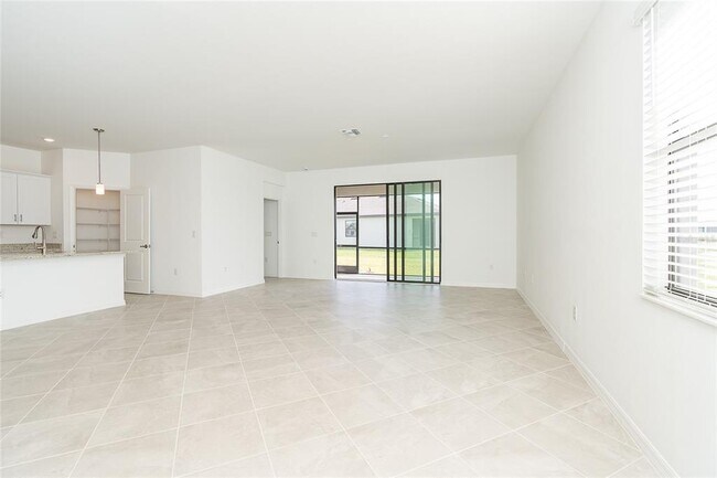 Building Photo - 1745 Saddlewood Cir