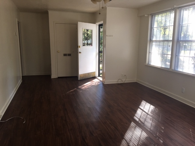 Building Photo - 3 Bedroom / 1 Bath Close to VSU