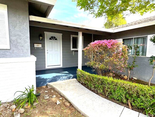 Building Photo - 3736 Orangerie Way