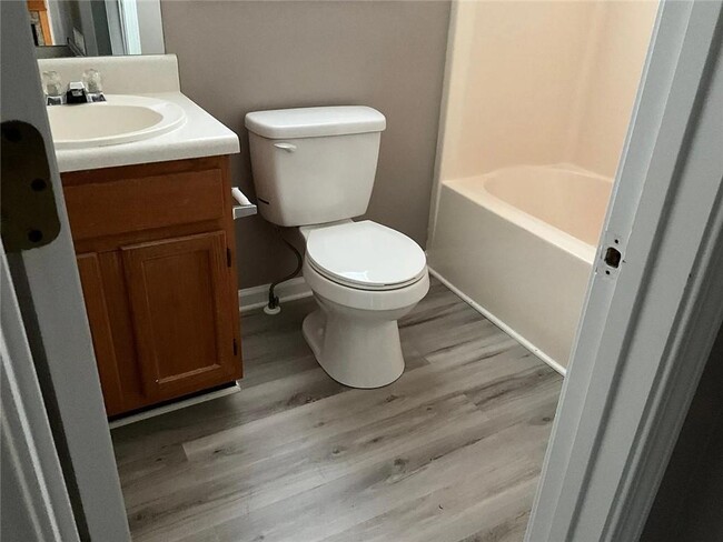 Building Photo - 112 Brentwood Ct