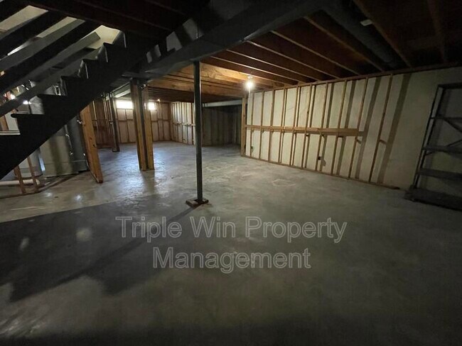 Building Photo - 690 Wiethaupt Rd