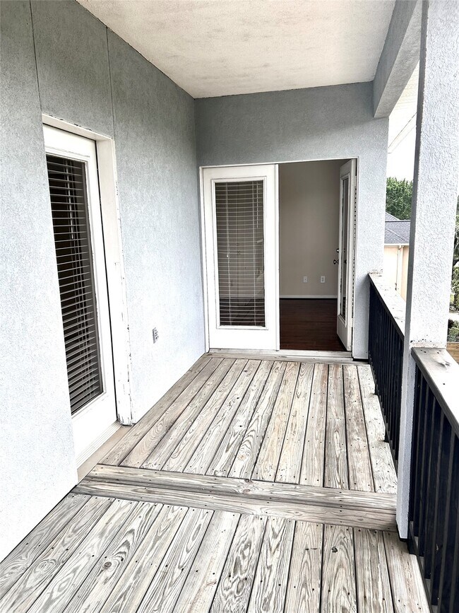 Building Photo - 807 Kipp Ave