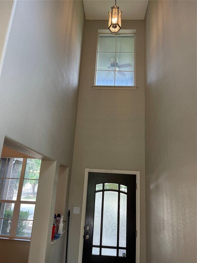 Building Photo - 10644 Royal Tara Cove
