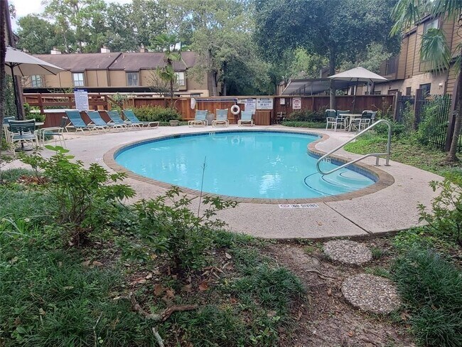 Building Photo - 11711 Memorial Dr