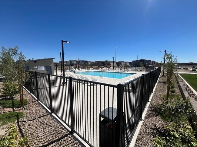 Building Photo - 6169 Aster Gdn St