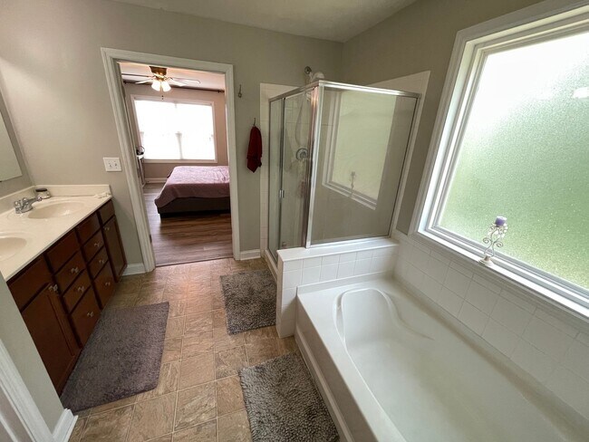 Building Photo - East Jefferson County Home For Rent