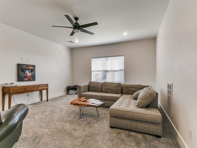 Building Photo - 2117 Aminas Wy