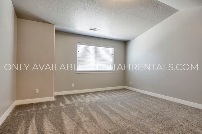 Building Photo - 1736 N 3720 W