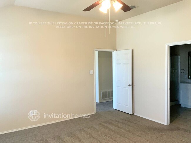 Building Photo - 1000 Pebblecreek Dr