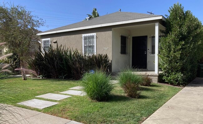 street view - 2747 Clyde Ave