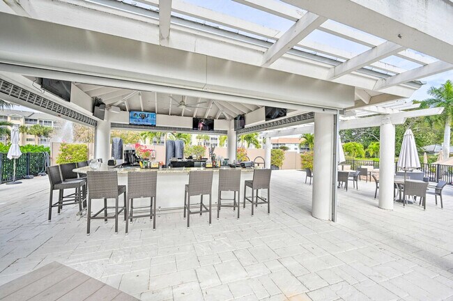 Building Photo - 320 Horse Creek Dr