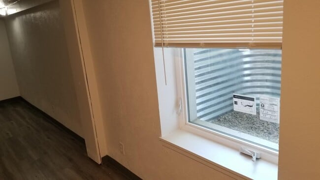 Building Photo - 3 Bed Duplex for Rent in a Peaceful Neighborhood south of Baseline