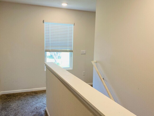 Building Photo - Functional 2-Story Design | 4BR + 2.5BA | Quick Access to I-10