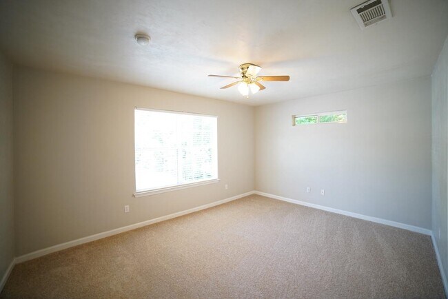 Building Photo - 2403 Hartsfield Rd