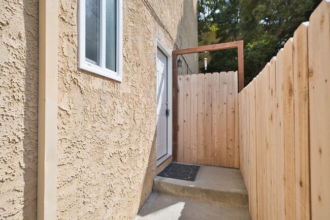 Building Photo - ot1708