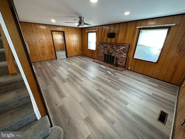 Building Photo - 2901 Tarragon Ln