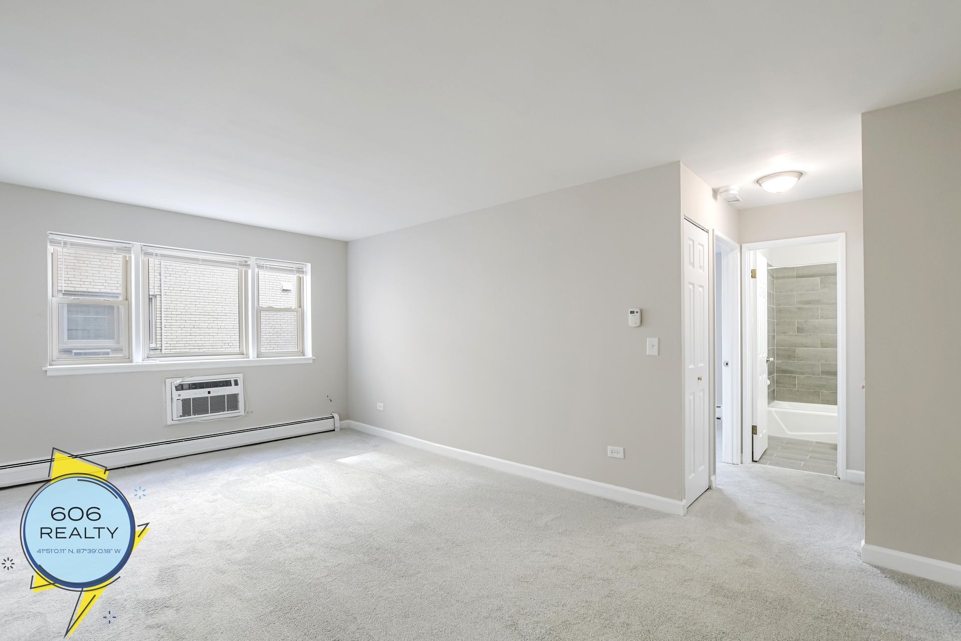 Building Photo - 3001 N Thatcher Ave