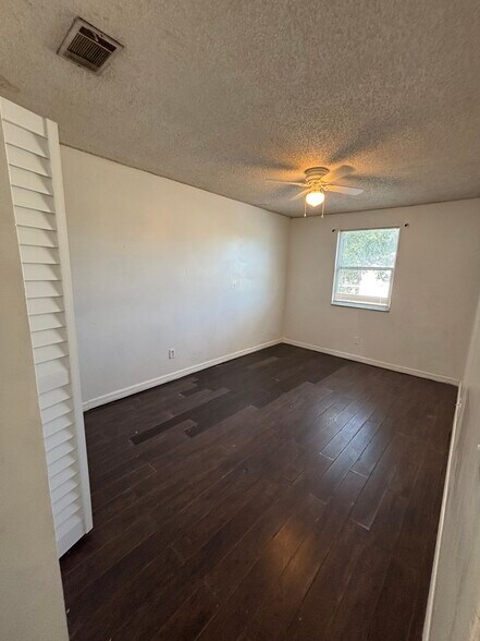 Building Photo - 5148 Tennis Court Cir
