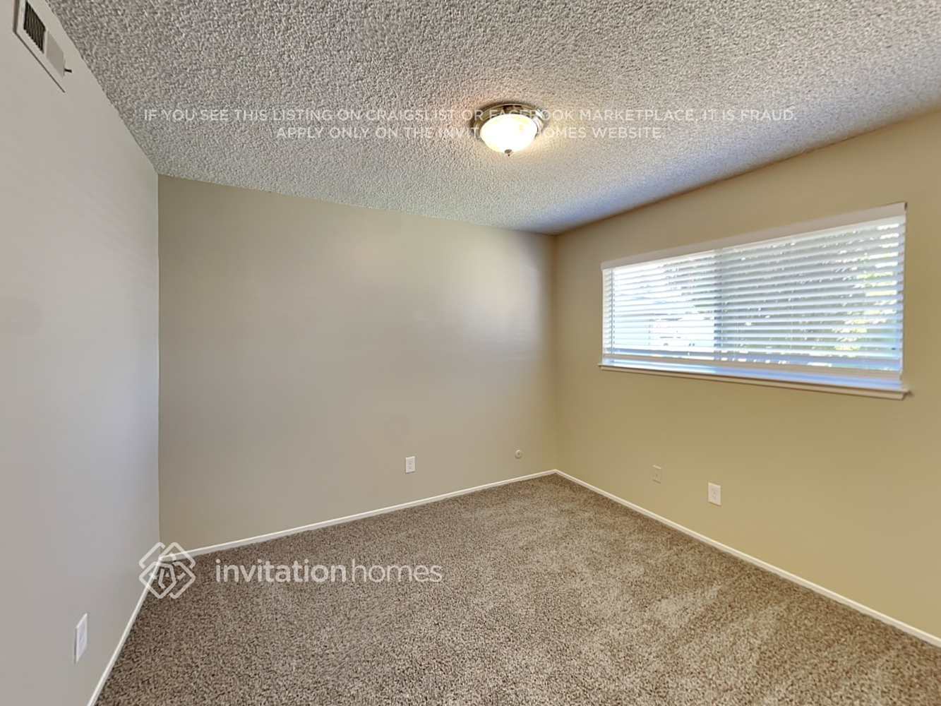 Building Photo - 2453 Aramon Dr