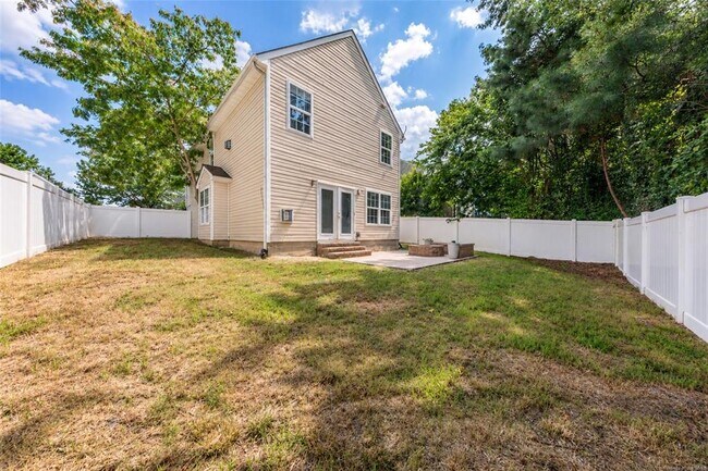 Building Photo - 105 Chardonnay Rd