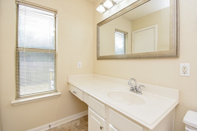 Building Photo - 29223 Legends Bluff Dr