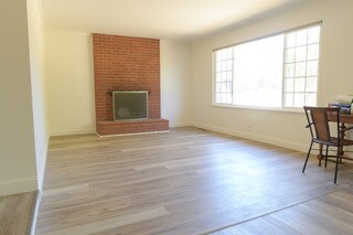 Building Photo - 636 Eastview Way