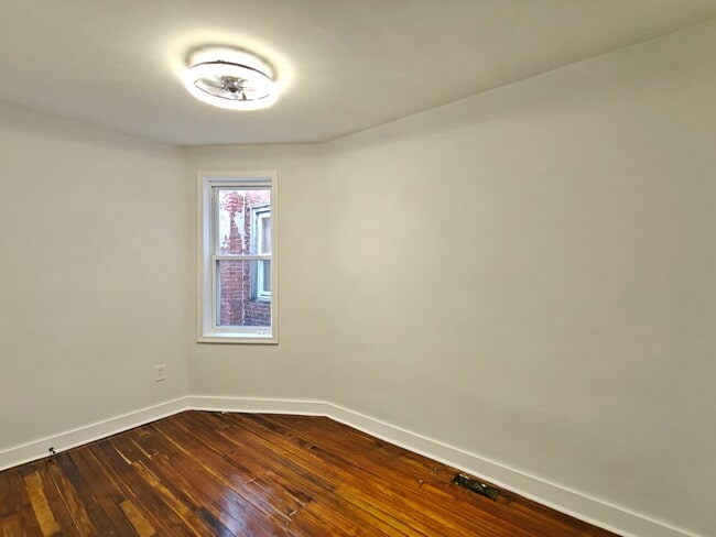 Building Photo - 5949 Addison St