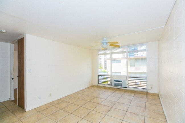 Building Photo - Bishop Manor Unit 22