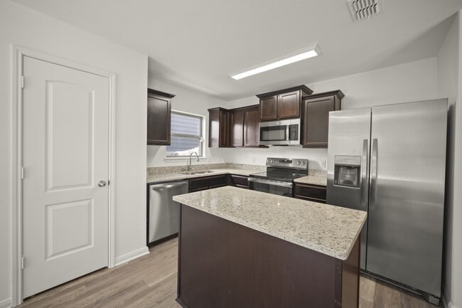 Building Photo - 14260 Greenhaw Ln