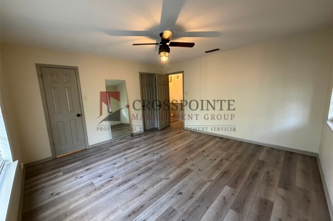 Building Photo - Almost Ready! 2 Bedroom 1 Bath ON Lake Palestine!