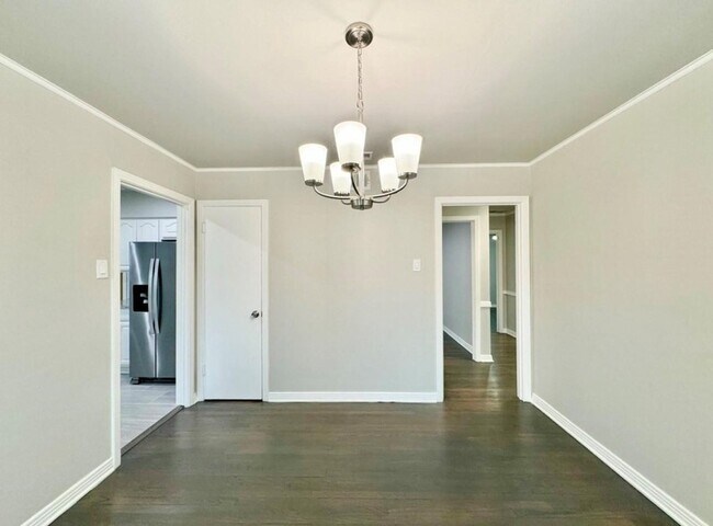 Building Photo - 515 Bondstone Dr