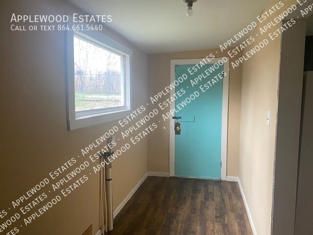 Building Photo - 540 S 284