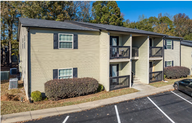 Building Photo - Find Your Perfect Home at Phoenix City Apa...