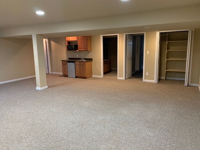 Building Photo - BEAUTIFUL, SPACIOUS, 4 BEDROOM, 3 BATHROOM...