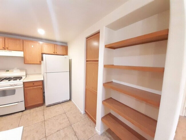 Building Photo - 2 BED/ 2 BATH CONDO LOCATED IN THE SOUTHWEST!