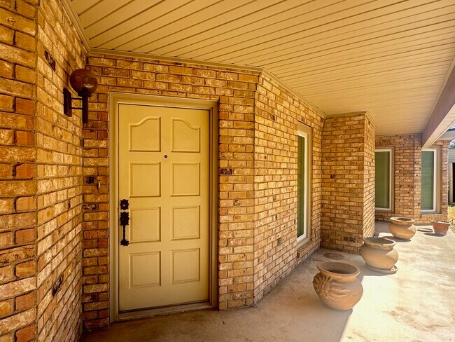 Building Photo - 4418 Norwood St