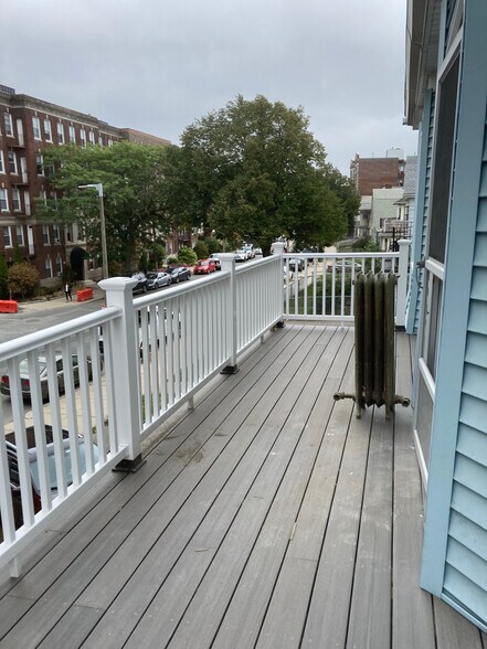 Building Photo - 148 Washington St