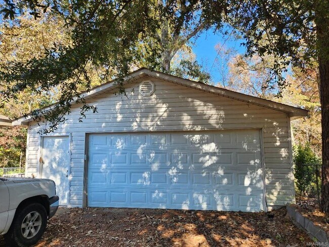 Building Photo - 160 Laurel Hill Dr