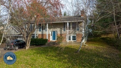 Building Photo - Spacious 5-Bedroom, 1.75 Bathroom Home in a Prime Location (58 East Terrace)