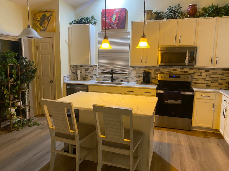 Building Photo - 9366 Lago Mar Ct