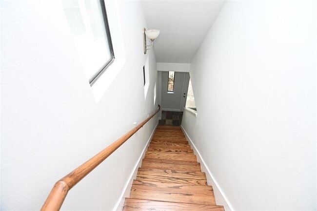 Building Photo - 1434 Ennis St