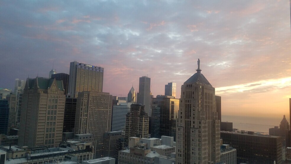 Building Photo - 235 W Van Buren St