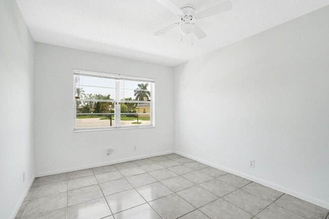 Building Photo - 9044 Pine Springs Dr