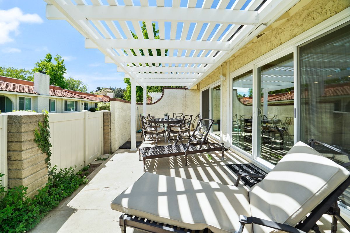 Building Photo - 2130 Portola Ln