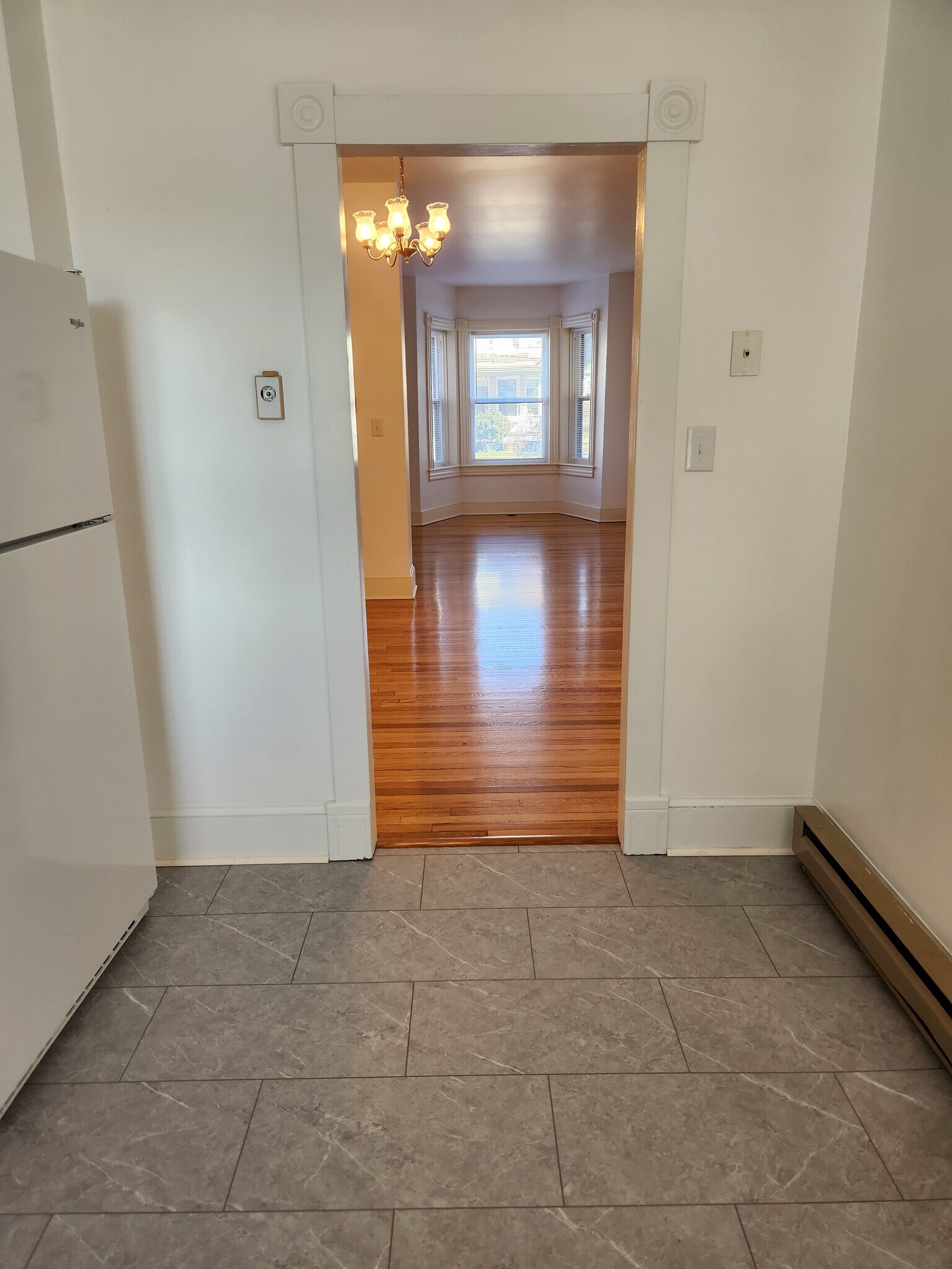 Building Photo - 125 Peyton St