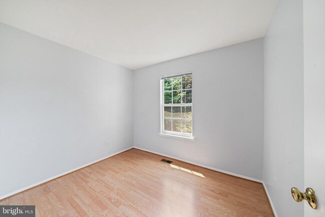 Building Photo - 7767 Hiawatha Ln